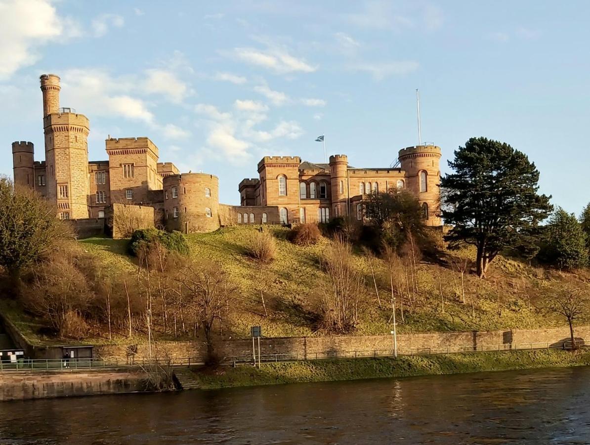 Inverness City Centre Apartment With Elevator And Google Chromecast Exterior foto